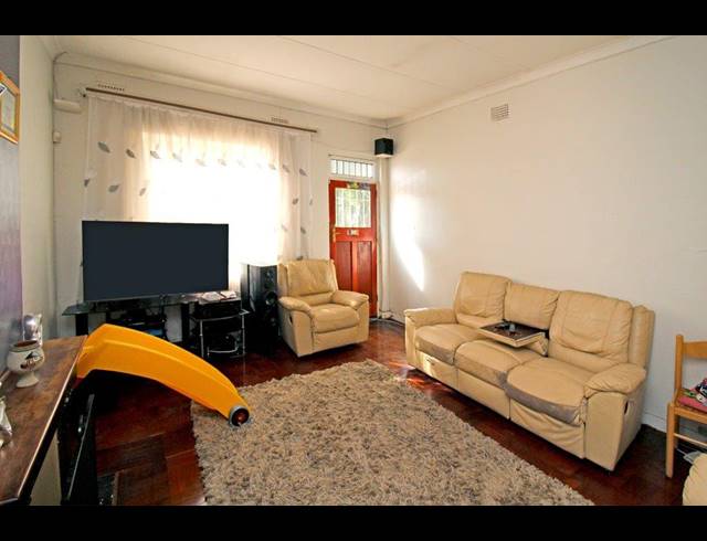 2,974M² BUILDING FOR SALE IN KEW